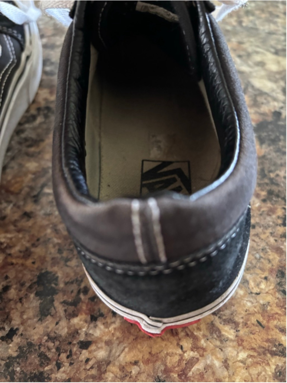 Vans Old Skool Black White Men’s 6.5 Women’s 8 Classic Skate Shoes - Picture 6 of 9